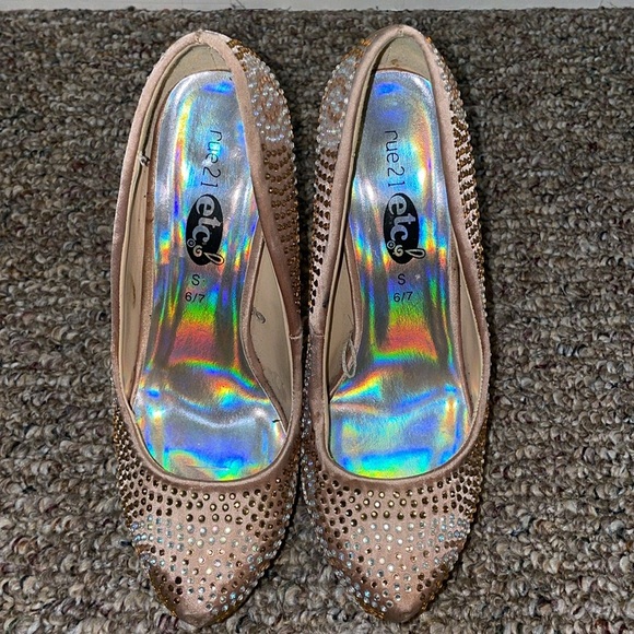 Womens Rue 21 Gold/Biscotti Heels - Picture 2 of 8